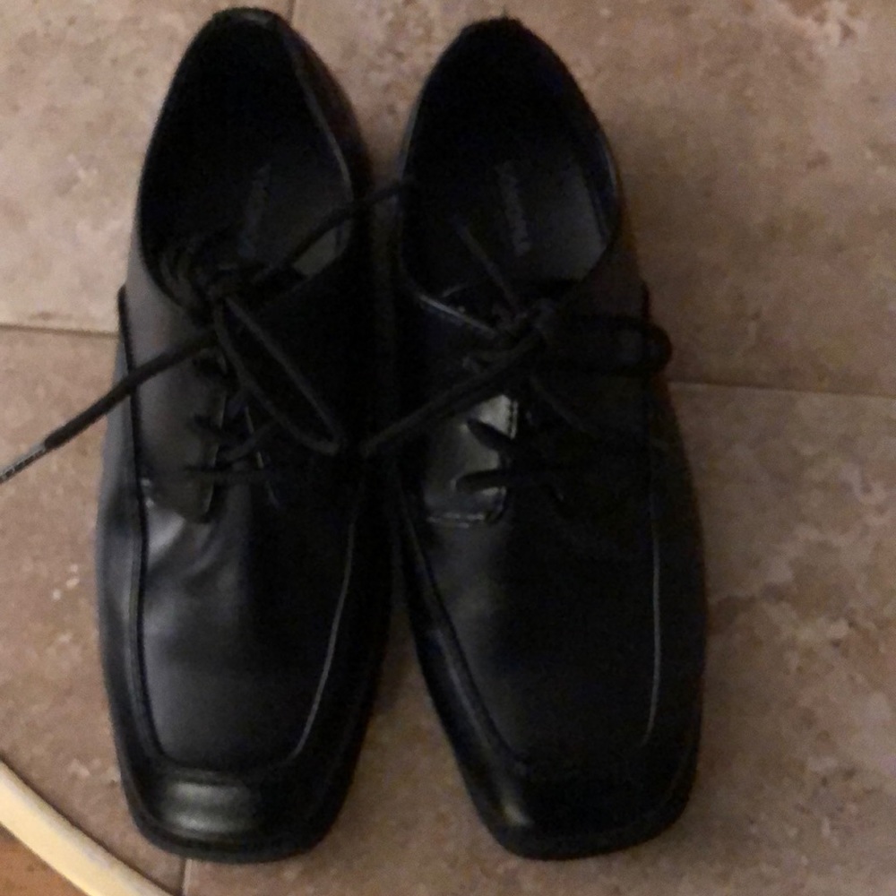 Dress shoes new